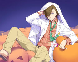Rule 34 | 10s, 1boy, barefoot sandals (jewelry), bed sheet, blue background, brown hair, candy, facial hair, food, goatee, gradient background, hair over one eye, idolmaster, idolmaster side-m, jack-o&#039;-lantern, lab coat, lollipop, male focus, mo (nmnme), mustache, necktie, polka dot, pumpkin, shirt, simple background, sitting, solo, striped clothes, striped shirt, tie clip, yamashita jiro