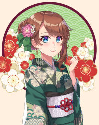 Rule 34 | 1girl, alternate hairstyle, blue eyes, brown hair, closed mouth, commentary request, cue!, earrings, floral background, floral print, flower, green kimono, green ribbon, hair bun, hair flower, hair ornament, hair ribbon, hair up, highres, japanese clothes, jewelry, kimi tsuru, kimono, long sleeves, looking at viewer, obi, partial commentary, print kimono, ribbon, sash, short hair, single hair bun, smile, solo, standing, yomine miharu
