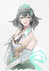 1girl back_bow bare_shoulders bib_bb_bib bow collarbone detached_collar detached_sleeves final_fantasy final_fantasy_xiv green_eyes grey_hair highres looking_at_viewer medium_hair simple_background solo sphene_(ff14) tiara upper_body v_arms white_background