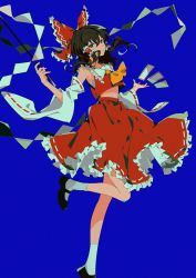 Rule 34 | 1girl, blue background, bright pupils, brown eyes, brown hair, detached sleeves, hair tubes, hakurei reimu, japanese clothes, leg up, looking at viewer, miko, open hand, red skirt, skirt, solo, touhou, ttk211, white pupils