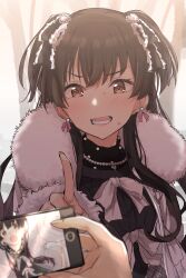 Rule 34 | 1girl, 1other, absurdres, black hair, black shirt, blush, bow, bowtie, brown eyes, cellphone, commentary request, earrings, fur trim, hand up, hanetsuka, highres, holding, holding phone, idolmaster, idolmaster shiny colors, jewelry, long hair, looking at viewer, lower teeth only, mayuzumi fuyuko, necklace, open mouth, pearl necklace, phone, shirt, smartphone, solo focus, standing, sweat, teeth, tongue, two side up, upper body, white bow, white bowtie
