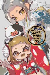 Rule 34 | 2019, 2girls, :d, animal, animal on head, arm up, artist name, black gloves, blunt bangs, bob cut, brown eyes, brown hair, cat, commentary, dutch angle, english text, fangs, gloves, grey hair, grey kimono, happy new year, highres, inkling, inkling boy, inkling girl, inkling player character, japanese clothes, judd (splatoon), kimono, looking at viewer, medium hair, multiple girls, new year, nintendo, obi, octoling, octoling girl, octoling player character, on head, open mouth, pointy ears, print kimono, red kimono, sash, short hair, signature, smile, splatoon (series), standing, suction cups, tentacle hair, v, yu-ri (arium047)