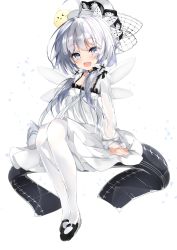 Rule 34 | 1girl, :d, aged down, ahoge, animal, animal on head, arm support, azur lane, bag, bird, black footwear, blue eyes, blush, chick, choker, commentary request, dress, fake wings, flight deck, floating, full body, hair between eyes, hair ornament, hat, highres, lace-trimmed headwear, lace trim, little illustrious (azur lane), long hair, long sleeves, looking at viewer, low twintails, manjuu (azur lane), mutou mame, on head, open mouth, pantyhose, see-through, see-through sleeves, shoes, shoulder bag, sidelocks, silver hair, simple background, sitting, smile, solo focus, teeth, tilted headwear, twintails, upper teeth only, white background, white choker, white dress, white headwear, white pantyhose, wings
