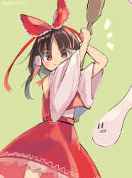 Rule 34 | 1girl, blush, bow, brown hair, closed mouth, commentary, dated, detached sleeves, food, green background, hair bow, hair tubes, hakurei reimu, highres, holding, long sleeves, looking at viewer, mochi, mochi (touhou), mochitsuki, red bow, red eyes, red skirt, red vest, sasa kichi, simple background, skirt, smile, solo, standing, touhou, vest, wagashi, wide sleeves