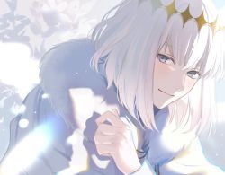 Rule 34 | 1boy, blue eyes, blush, cloak, closed mouth, commentary, crown, diamond hairband, fate/grand order, fate (series), fur-trimmed cloak, fur trim, grey hair, highres, light blush, light smile, long sleeves, looking at viewer, male focus, medium hair, no wings, oberon (fate), official alternate costume, oyasumi dm, puffy sleeves, solo, upper body, white cloak, white fur, white hair