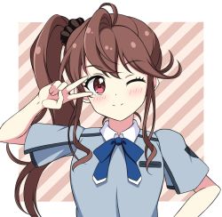 1girl 22/7 ;) bad_id bad_twitter_id black_scrunchie blue_ribbon blue_shirt blush boku_wa_sonzai_shiteinakatta border brown_background brown_hair closed_mouth collared_shirt commentary diagonal-striped_background diagonal_stripes hair_ornament hair_scrunchie hand_up highres long_hair looking_at_viewer neck_ribbon one_eye_closed outside_border red_eyes ribbon scrunchie shirt short_sleeves side_ponytail smile solo split_mouth striped_background toda_jun upper_body v v_over_eye white_border zeta_(24904340)