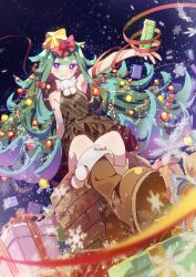 Rule 34 | 1girl, absurdres, bare arms, blush stickers, boots, bow, box, brown footwear, candy, chimney, christmas, christmas ornaments, commentary request, dress, eva mashiro, food, gift, gift box, glint, green hair, hair ornament, highres, long hair, looking at viewer, original, outstretched arm, partial commentary, purple eyes, red bow, red ribbon, ribbon, sack, sitting, sleeveless, sleeveless dress, snowflakes, solo, star (symbol), star hair ornament, tinsel