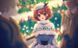 Rule 34 | 1girl, 2boys, belt, beret, blue eyes, blurry, blurry foreground, blush, brown hair, chami (charming621), christmas, christmas ornaments, christmas tree, cloak, commentary, earrings, faceless, faceless male, fur-trimmed cloak, fur collar, fur trim, hat, hat ornament, highres, holly, holly hat ornament, jewelry, long sleeves, looking at viewer, multiple boys, open mouth, original, short sleeves, smile, star (symbol)