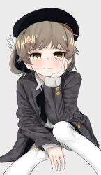 Rule 34 | 1girl, absurdres, arm between legs, beret, black hat, black ribbon, blush, brown hair, closed mouth, coat, collared shirt, commentary request, flower, grey background, grey coat, hair flower, hair ornament, hand on own chin, hat, hatoba tsugu, head rest, highres, invisible chair, leaning forward, medium hair, mole, mole under eye, neck ribbon, pantyhose, raised eyebrows, ribbon, rose, shirt, simple background, single hair ring, sitting, smile, solo, straight-on, tsugu (vtuber), virtual youtuber, white flower, white pantyhose, white rose, white shirt, yellow eyes, yng