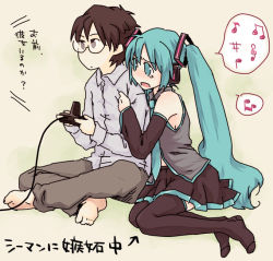 Rule 34 | 1boy, 1girl, game, hatsune miku, long hair, magamoto, master, midriff peek, playing games, thighhighs, translated, very long hair, vocaloid, yellow background