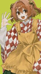 Rule 34 | 1girl, absurdres, apron, bell, blush, checkered clothes, checkered kimono, gotagotay, green background, green hakama, hair bell, hair between eyes, hair ornament, hakama, hand up, highres, japanese clothes, jingle bell, kimono, long sleeves, motoori kosuzu, open mouth, orange eyes, orange hair, short hair, simple background, smile, solo, touhou, two side up, wide sleeves, yellow apron