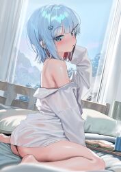 1girl ass bare_shoulders barefoot bed_sheet blue_eyes blue_hair blurry blush colored_inner_hair commentary_request depth_of_field hair_ornament hairclip heart_ornament highres indie_virtual_youtuber indoors kanzarin kanzarin_(vtuber) looking_at_viewer multicolored_hair off_shoulder on_bed pillow pink_hair shirt short_hair sitting sleeves_past_wrists solo thighhighs thighs unworn_thighhighs virtual_youtuber wariza white_shirt white_thighhighs