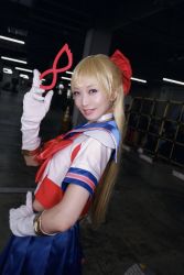 Rule 34 | aino minako, bishoujo senshi sailor moon, cosplay, highres, kyoko, sailor v, sailor v (cosplay), tagme