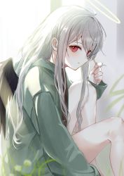 Rule 34 | 1girl, azuazu 0405, closed mouth, halo, highres, looking at viewer, original, silver hair, sitting, solo, wings