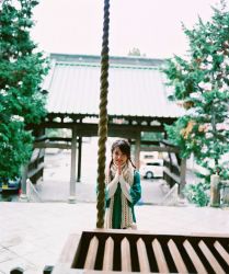 Rule 34 | highres, nozomi sasaki, photo (medium), scarf, sweater, tagme, temple
