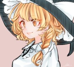 Rule 34 | 1girl, bad id, bad pixiv id, blonde hair, bow, braid, brown background, closed mouth, hair bow, hat, hat bow, kirisame marisa, side braid, signature, simple background, single braid, solo, souta (karasu no ouchi), touhou, upper body, white bow, witch hat, yellow eyes