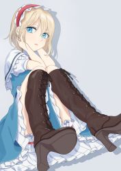 Rule 34 | 1girl, absurdres, alice margatroid, blonde hair, blue dress, blue eyes, boots, brown footwear, capelet, closed mouth, dress, frilled hairband, frills, grey background, hair between eyes, hairband, hand in own hair, high heel boots, high heels, highres, knee boots, layered dress, looking at viewer, pinafore dress, red hairband, short dress, short hair, short sleeves, sitting, sleeveless dress, solo, touhou, tsuno no hito, white capelet, white sleeves