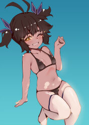 1girl aged_down antenna_hair bare_arms bare_shoulders bikini black_bikini blue_background brown_eyes brown_hair collarbone commentary_request girls&#039;_frontline grin hand_up highres looking_at_viewer m14_(girls&#039;_frontline) navel no_shoes one_eye_closed simple_background smile solo swimsuit thighhighs twintails warashi white_thighhighs