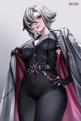 Rule 34 | 1girl, arlecchino (genshin impact), belt, black belt, black hair, black pants, black shirt, cape, commentary, cowboy shot, genshin impact, grey background, grey cape, grey hair, grin, highres, leggings, looking at viewer, multicolored hair, pants, parted lips, pink lips, shirt, short hair, smile, solleen, solo, standing, streaked hair, thighs