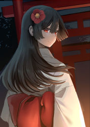 Rule 34 | 1girl, akagi kurage, black hair, commentary request, flower, from behind, hair flower, hair ornament, highres, japanese clothes, kimono, long hair, looking at viewer, looking back, night, obi, original, red eyes, sash, smile, torii, upper body, white kimono