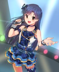 Rule 34 | 1girl, absurdres, belt, blue bow, blue hair, blue nails, blue skirt, blush, bow, brown eyes, check my note, choker, collarbone, cowboy shot, hair bow, heart, highres, holding, holding microphone, idolmaster, idolmaster (classic), kamille (vcx68), kisaragi chihaya, looking at viewer, microphone, nail polish, open mouth, skirt, smile, solo