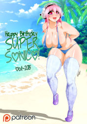 Rule 34 | 10s, 1girl, beach, bikini, blush, breasts, cleavage, cloud, curvy, headphones, highres, hip focus, large breasts, leaning forward, legs, long hair, looking at viewer, open mouth, outdoors, pink eyes, pink hair, ryou sakai, sky, smile, solo, soniani, standing, super sonico, swimsuit, thick thighs, thighhighs, thighs, tree, wide hips