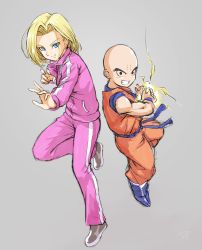 Rule 34 | 10s, 1boy, 1girl, android 18, black eyes, blonde hair, blue eyes, chocokin, dougi, dragon ball, dragon ball super, energy ball, fighting stance, floating, grey background, grin, husband and wife, jacket, kuririn, long sleeves, looking at viewer, pants, short hair, simple background, smile, track jacket, track pants, track suit, wristband