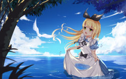 Rule 34 | 1girl, absurdres, aoman de cangshu, apron, bird, black bow, blonde hair, blue dress, bow, clothes lift, cloud, dress, fang, floating hair, frills, grass, green eyes, hair bow, hair ribbon, hands up, highres, holding, holding clothes, in water, leaf, lifting own clothes, long hair, mononobe alice, mononobe alice (1st costume), nijisanji, ocean, open mouth, puffy sleeves, ribbon, short sleeves, skin fang, skirt, skirt lift, sky, solo, tree, virtual youtuber, wading, water, water drop