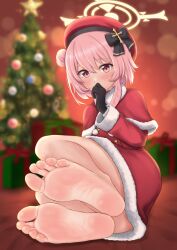 Rule 34 | 1girl, barefoot, blue archive, blush, christmas, christmas ornaments, christmas tree, feet, foot focus, foreshortening, gloves, hair ribbon, halo, highres, hinosaki, no shoes, official alternate costume, pink hair, red eyes, red headwear, ribbon, serina (blue archive), serina (christmas) (blue archive), soles, solo, toes