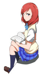 Rule 34 | 10s, 1girl, blue socks, book, bow, crossed legs, kidachi, kneehighs, loafers, looking at viewer, looking back, love live!, love live! school idol project, nishikino maki, open book, red hair, school uniform, shoes, simple background, sitting, skirt, socks, solo, sweater vest, white background