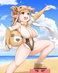 Rule 34 | 1girl, :d, arm up, ball, beach, beachball, bell, breast press, breasts, brown eyes, brown gloves, brown hair, casual one-piece swimsuit, cleavage, cloud, daetta (granblue fantasy), day, draph, elbow gloves, feet out of frame, fingerless gloves, from side, fur collar, fur trim, gloves, granblue fantasy, grin, hat, horns, huge breasts, knee up, magure senshi, navel, one-piece swimsuit, open mouth, pointy ears, shoes, sky, slingshot swimsuit, smile, solo, swimsuit, teeth, thick thighs, thighs, v-shaped eyebrows
