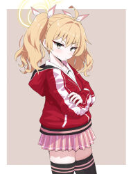 Rule 34 | 1girl, ahoge, black thighhighs, blonde hair, blue archive, border, brown background, brown eyes, closed mouth, cowboy shot, crossed arms, from side, halo, highres, hood, hood down, hooded jacket, jacket, long sleeves, looking at viewer, looking to the side, pink skirt, pleated skirt, red jacket, skirt, solo, thighhighs, twintails, unamaso, white border, yellow halo, yoshimi (blue archive), zettai ryouiki