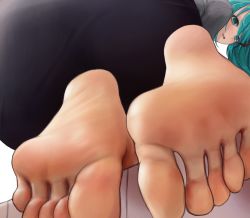 Rule 34 | 1girl, absurdres, barefoot, blue eyes, blue hair, blush, feet, footer@unyaaan, hatsune miku, highres, long hair, looking at viewer, parted lips, soles, toes, vocaloid