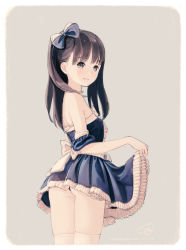 Rule 34 | 1girl, ass, bare shoulders, black panties, blue bow, blue dress, blue sleeves, blush, bow, brown background, brown eyes, brown hair, closed mouth, cowboy shot, detached sleeves, dress, hair bow, highres, kokudou juunigou, long hair, looking away, looking to the side, original, panties, pleated dress, puffy short sleeves, puffy sleeves, short sleeves, skirt hold, sleeveless, sleeveless dress, solo, standing, thighhighs, translation request, underwear, white bow, white thighhighs