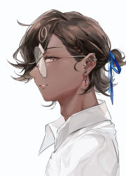 Rule 34 | 1boy, adam&#039;s apple, barbell piercing, blue gemstone, blue ribbon, brown eyes, brown hair, collared shirt, commentary, cookie run, dangle earrings, dark-skinned male, dark skin, ear piercing, earrings, espresso cookie, from side, gem, glasses, hair over one eye, hair ribbon, half updo, highres, humanization, industrial piercing, jewelry, looking at viewer, male focus, mole, mole under eye, multicolored hair, parted lips, piercing, profile, ribbon, round eyewear, shirt, short hair, sideways glance, simple background, slit pupils, solo, streaked hair, symbol-only commentary, upper body, white background, white hair, white shirt, zzhenpotatochips
