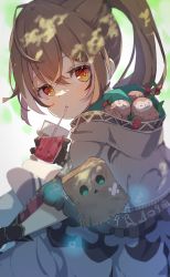 Rule 34 | 1girl, absurdres, ahoge, berry, bird, blurry, blush, brown cape, brown capelet, brown cloak, brown eyes, brown hair, cape, capelet, cloak, cup, dappled sunlight, depth of field, drinking straw, friend (nanashi mumei), gloves, hair ornament, hairclip, haru (watari0131), hieroglyphics, highres, hololive, hololive english, hood, juice, leaf, multicolored hair, nanashi mumei, owl, partially fingerless gloves, ponytail, runes, streaked hair, sunlight, thigh strap, thighhighs, tree shade, virtual youtuber