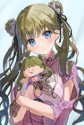 Rule 34 | 1girl, asymmetrical bangs, blue background, blue eyes, blunt bangs, bow, breasts, character doll, china dress, chinese clothes, crossed arms, curly hair, detached sleeves, double bun, dress, drill hair, frilled dress, frills, gloves, green hair, hair bow, hair bun, hair ribbon, hanabusa lisa, head tilt, highres, lace, lace-trimmed hair ornament, lace gloves, large breasts, light particles, long hair, long sideburns, midriff peek, pleated sleeves, puffy sleeves, purple dress, rei toba, ribbon, sideburns, simple background, stuffed toy, surprised, twin drills, twintails, virtual youtuber, vspo!