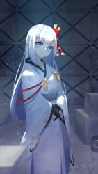 Rule 34 | &gt;:), 1girl, azur lane, black gloves, blue eyes, blurry, blurry foreground, blush, box, cardboard box, closed mouth, commentary request, depth of field, gloves, hair ornament, head tilt, highres, japanese clothes, kimono, long hair, long sleeves, mo (pixiv9929995), partially fingerless gloves, shoukaku (azur lane), sidelocks, signature, silver hair, smile, solo, v-shaped eyebrows, very long hair, white kimono, wide sleeves