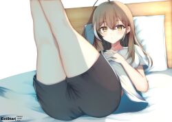 Rule 34 | 1girl, ahoge, ass, aties20, black shorts, blush, breasts, brown eyes, brown hair, closed mouth, commentary request, feet out of frame, hand up, hololive, hololive english, legs up, long hair, looking at viewer, medium breasts, multicolored hair, nanashi mumei, on bed, pillow, shirt, short shorts, short sleeves, shorts, simple background, solo, streaked hair, virtual youtuber, white background, white hair, white shirt