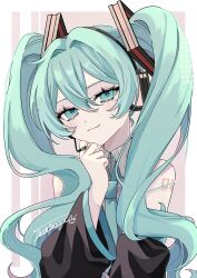 1girl closed_mouth green_eyes green_hair hatsune_miku highres long_sleeves microphone naguno-0713 necktie solo twintails vocaloid