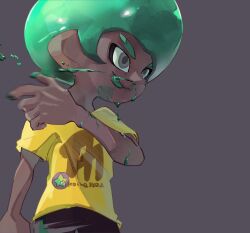 Rule 34 | 1boy, afro, aqua hair, aqua tongue, arm at side, blood, closed mouth, dark-skinned male, dark skin, grey eyes, hand up, koike3582, nintendo, nosebleed, octoling, octoling boy, octoling player character, purple background, shirt, short hair, short sleeves, simple background, smile, solo, splatoon (series), t-shirt, tongue, tongue out, wiping blood, yellow shirt