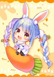 1girl animal_ear_fluff animal_ears black_gloves blue_hair braid carrot carrot_hair_ornament coat don-chan_(usada_pekora) ekakima_kuru_(artist) food-themed_hair_ornament full_body fur-trimmed_gloves fur_trim gloves hair_ornament highres hololive long_hair looking_at_viewer open_mouth rabbit-shaped_pupils rabbit_ears red_eyes short_eyebrows smile symbol-shaped_pupils twin_braids upper_body usada_pekora usada_pekora_(1st_costume) very_long_hair virtual_youtuber white_coat white_hair yellow_background