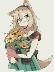 Rule 34 | 1girl, animal ear fluff, animal ears, arknights, black bow, black choker, black hairband, blonde hair, bouquet, bow, choker, collarbone, commentary, cropped torso, dog ears, dog tail, dress, flower, green dress, green eyes, grey background, hair between eyes, hairband, highres, holding, holding bouquet, long hair, looking at viewer, official alternate costume, podenco (arknights), podenco (wake up from a nap) (arknights), simple background, smile, solo, tail, upper body, vegetable noda