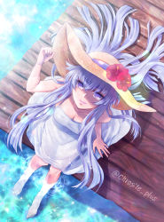 Rule 34 | 1girl, barefoot, breasts, cleavage, clenched teeth, closed mouth, collarbone, crosstear, dress, floating hair, flower, from above, hair between eyes, hair flower, hair ornament, hat, hat ribbon, highres, kido saori, long hair, looking at viewer, looking up, medium breasts, medium dress, outdoors, purple eyes, purple ribbon, red flower, ribbon, saint seiya, silver hair, sitting, sleeveless, sleeveless dress, smile, soaking feet, solo, spaghetti strap, summer, sun hat, sundress, teeth, twitter username, very long hair, water, white dress, yellow hat