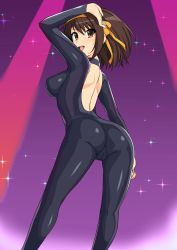 Rule 34 | 1girl, absurdres, arm up, ass, backless outfit, bodysuit, breasts, brown eyes, brown hair, gradient background, hair ornament, hairband, haruhisky, highres, long sleeves, looking at viewer, looking back, medium breasts, open mouth, shiny clothes, short hair, simple background, skin tight, smile, solo, sparkle, suzumiya haruhi, suzumiya haruhi no yuuutsu