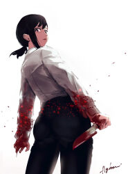 Rule 34 | 1girl, ass, black hair, blood, blood on clothes, chainsaw man, commentary, higashiyama kobeni, holding, holding knife, hylran0427, knife, looking back, looking down, mole, mole under mouth, ponytail, solo, white background