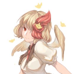 Rule 34 | 1girl, animal, animal on head, bird, bird on head, bird wings, blonde hair, chick, closed mouth, feathered wings, highres, multicolored hair, niwatari kutaka, on head, puffy short sleeves, puffy sleeves, red eyes, red hair, shirt, short hair, short sleeves, simple background, solo, touhou, two-tone hair, wb yimo, white background, white shirt, wings, yellow wings