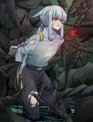 1boy absurdres clothing_cutout dragon ganshijiu grey_hair highres jewelry male_focus mimizuku_(sky:_children_of_the_light) pointy_hair ponytail sky:_children_of_the_light solo torn_clothes white_hair yellow_eyes