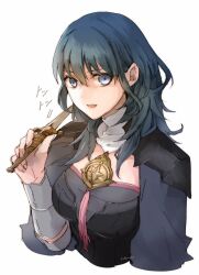 Rule 34 | 1girl, armor, blue eyes, breasts, byleth (female) (fire emblem), byleth (fire emblem), cape, cropped torso, fire emblem, fire emblem: three houses, grey cape, grey hair, hair between eyes, holding, holding knife, knife, long hair, medium breasts, nintendo, open mouth, robaco, shoulder armor, signature, simple background, solo, straight hair, upper body, white background