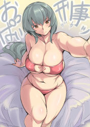 Rule 34 | 00s, 1girl, arm support, bed, bikini, blush, breasts, cleavage, curvy, head tilt, huge breasts, hyougintou, navel, aged up, red bikini, rozen maiden, silver hair, skindentation, smile, solo, suigintou, swimsuit, thighs, tsuda nanafushi, underboob, yellow eyes